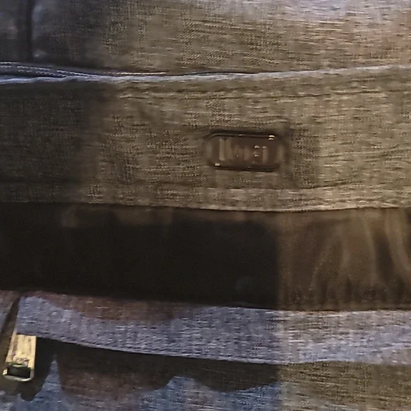 Lug Airbus Weekender Bag Heather Grey With Cross Strap - Picture 3 of 13